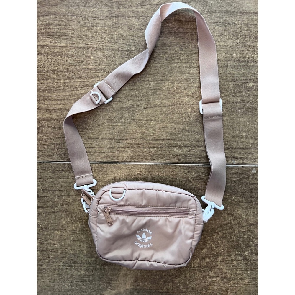 ADIDAS Originals Puffer Cross Body Bag‎ In Magic Beige Athletic Classix Sporty